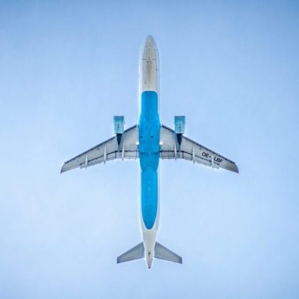 Rinnovabili • Decarbonizzazione del settore aereo: l’industria presenta il piano Destination 2050