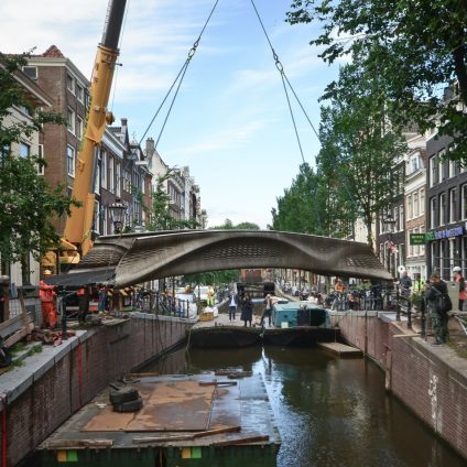 Rinnovabili • Ponte in acciaio stampato in 3D ad Amsterdam