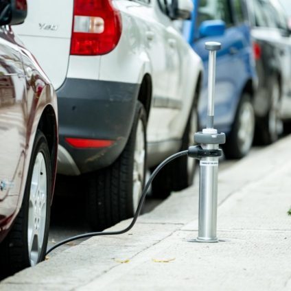 Rinnovabili • colonnine di ricarica auto a scomparsa