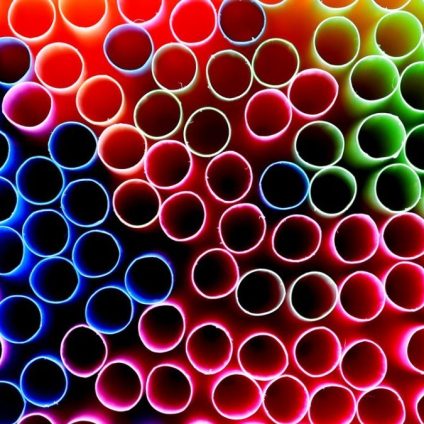 Rinnovabili • Accordo globale sulla plastica: stop a quella monouso