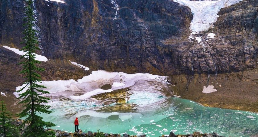 Rinnovabili • Ghiacciai globali: contengono in media il 20% di acqua in meno del previsto