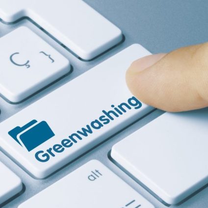 Rinnovabili • Greenwashing: pubblicità ingannevoli dietro gli annunci net-zero di 25 colossi globali