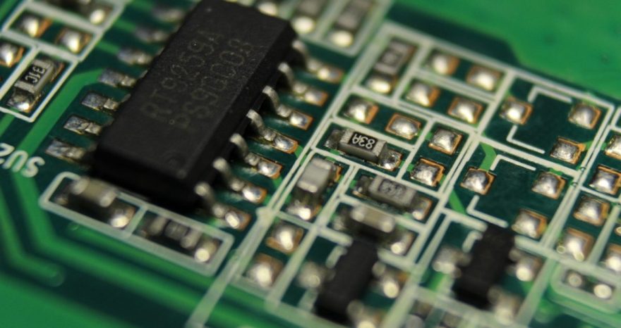 Rinnovabili • Semiconduttori: l’UE ignora l’impronta ecologica dei microchip