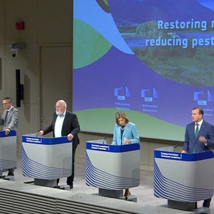 Rinnovabili • Pacchetto Protezione della Natura: l’UE dimezza i pesticidi chimici