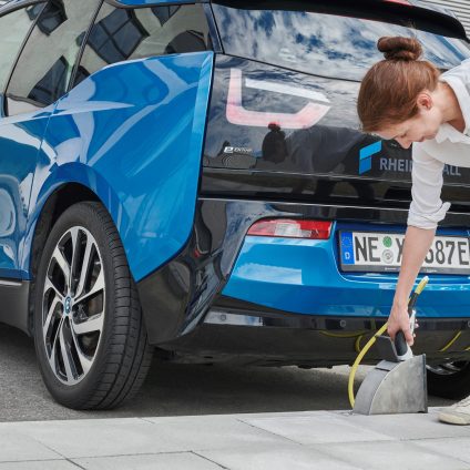 Rinnovabili • Ricarica auto elettriche: la soluzione si nasconde nel marciapiede