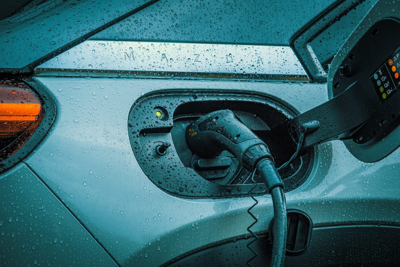 Rinnovabili • Mercato auto elettriche: gli EV non sfondano, le colonnine sì