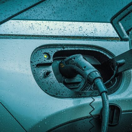 Rinnovabili • Mercato auto elettriche: gli EV non sfondano, le colonnine sì