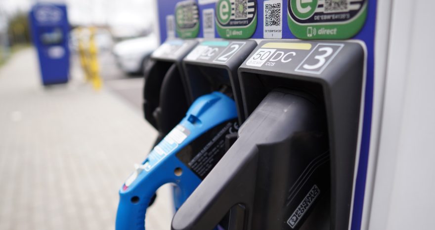 Rinnovabili • Auto elettriche: mercato sostenibile nel 2025 con EV più piccoli