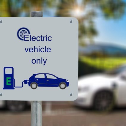 Rinnovabili • Auto elettriche in Italia: perché il mercato EV non decolla?