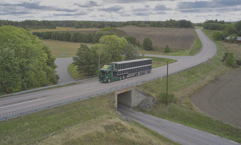 Il Camion Fotovoltaico Ibrido Di Scania Arriva Su Strada