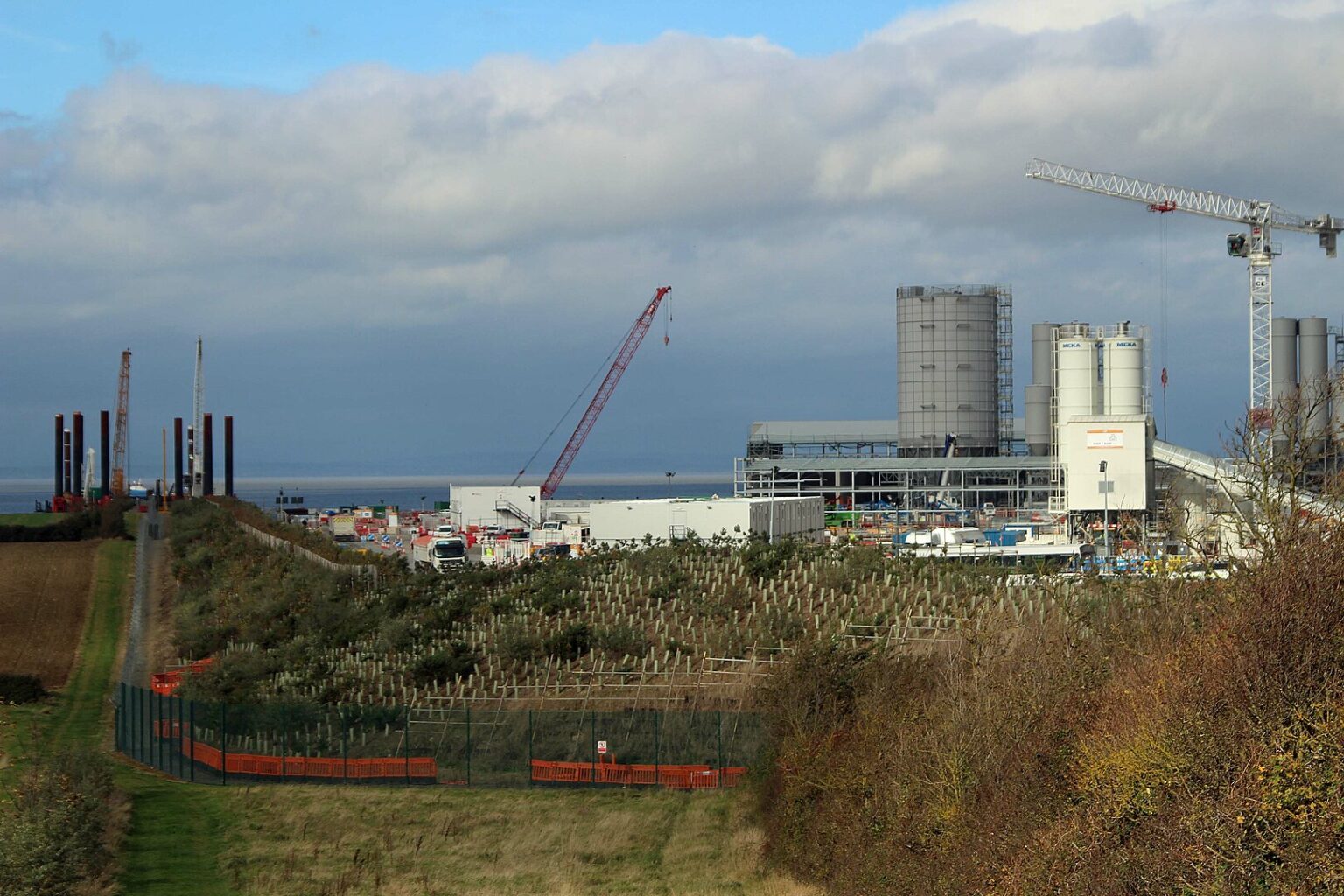 Centrale nucleare Hinkley Point C: 4 anni di ritardo, 2.3mld di costi ...