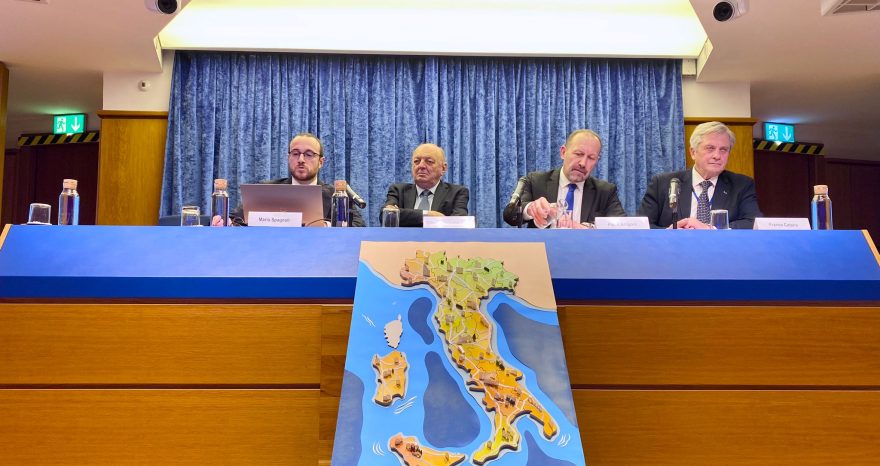 Rinnovabili • Piattaforma Unica Nazionale dei punti di ricarica