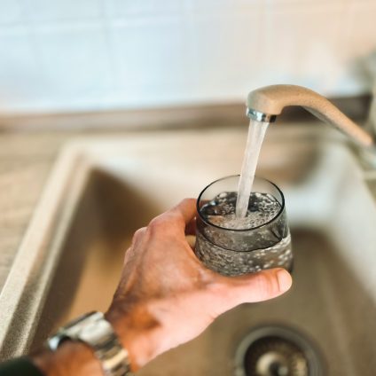 Rinnovabili • L’inquinamento da PFAS colpisce almeno il 6-10% degli acquedotti USA