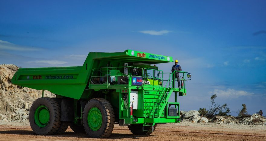 Rinnovabili • Camion per il trasporto di cemento