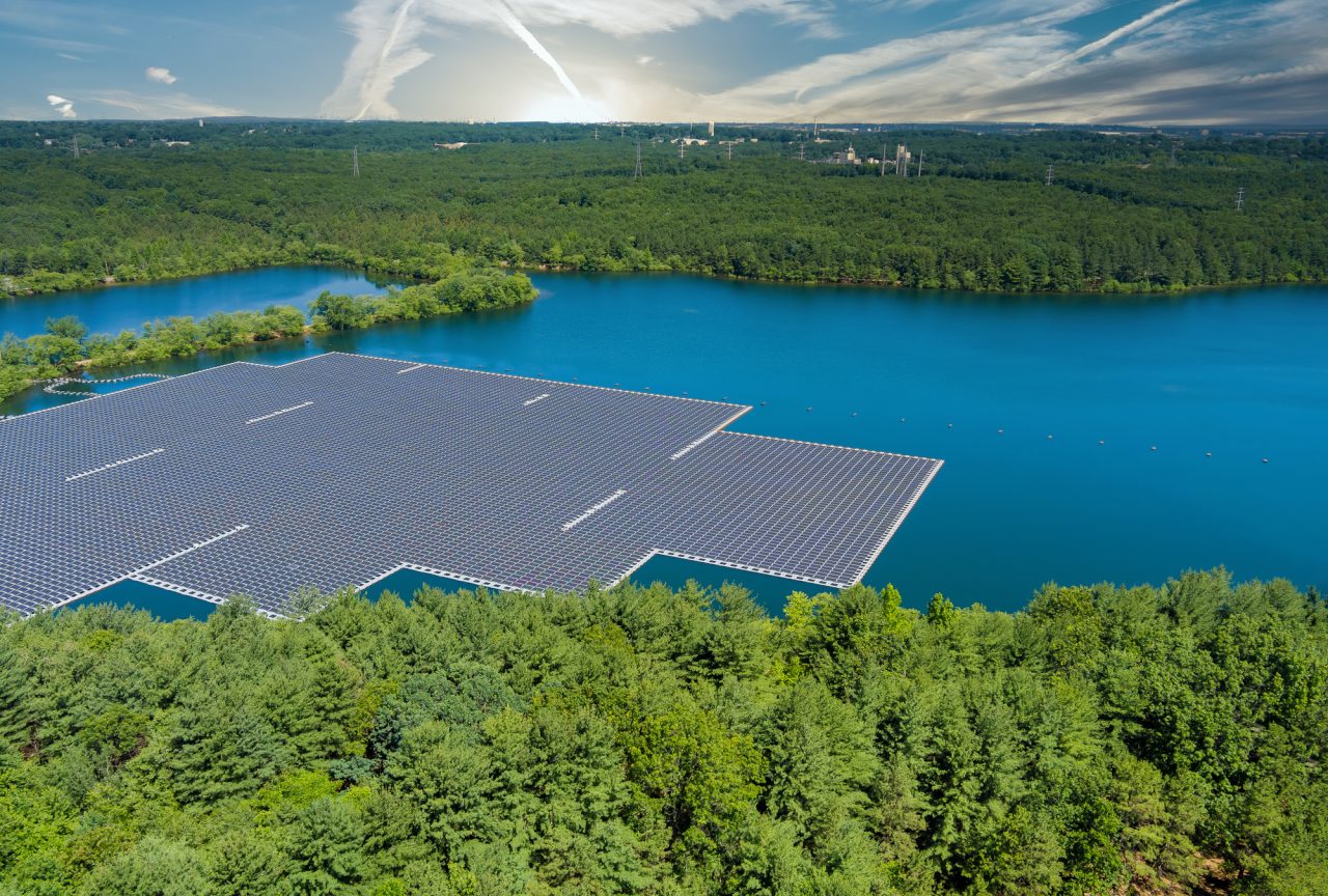 Rinnovabili • Fotovoltaico galleggiante sui laghi