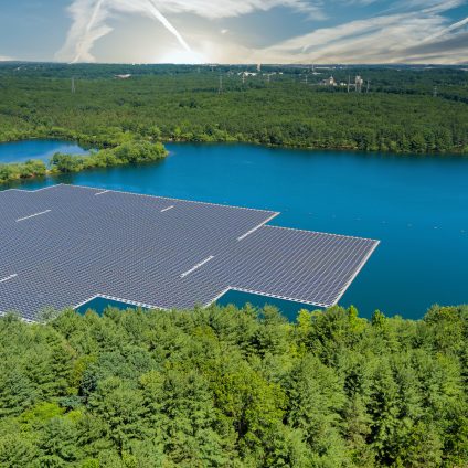 Rinnovabili • Fotovoltaico galleggiante sui laghi