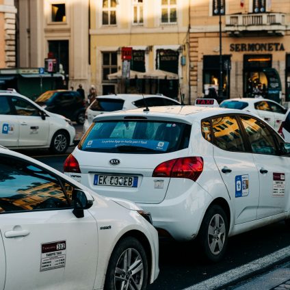 Rinnovabili • Ecobonus 2024 Taxi e Ncc: dal 17 giugno via agli incentivi