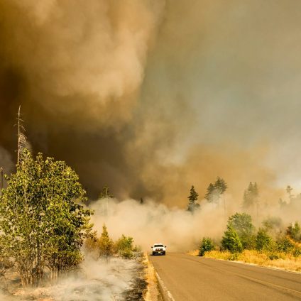 Rinnovabili • Incendi in Canada: nel 2023 emessi 3 miliardi di tonnellate di CO2