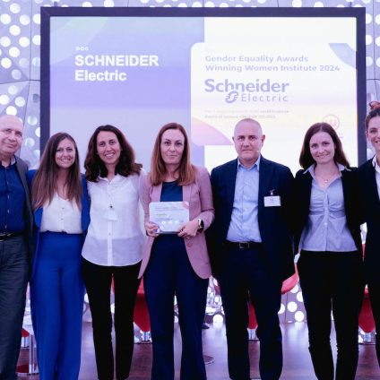 Rinnovabili • Schneider Electric Italia ottiene la Certificazione per la Parità di Genere