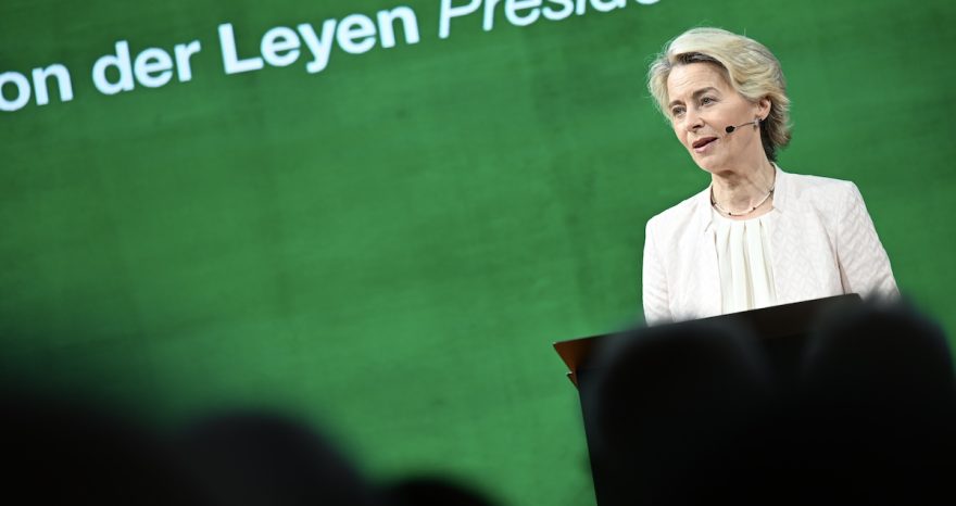 Rinnovabili • Energia, von der Leyen: “Finita la dipendenza dai combustibili fossili della Russia”