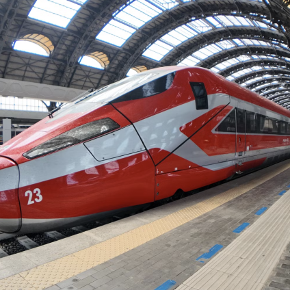 Rinnovabili • La sostenibilità del nuovo Frecciarossa 1000 sui binari dal 2025