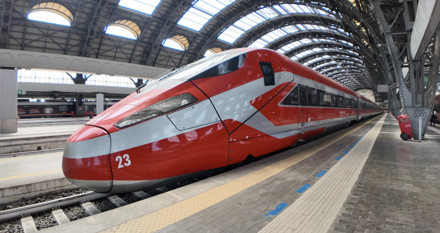 Rinnovabili • La sostenibilità del nuovo Frecciarossa 1000 sui binari dal 2025