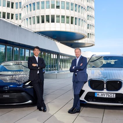 Rinnovabili • Auto a idrogeno: da BMW, 1° modello nel 2028