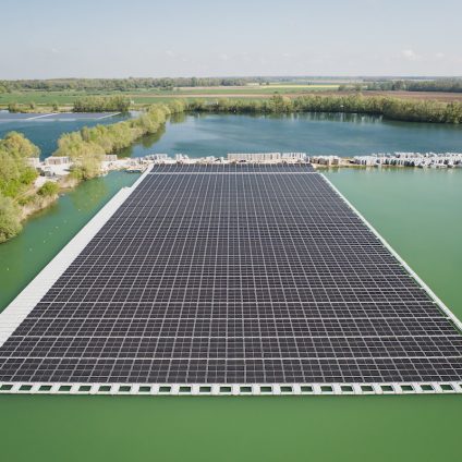 Rinnovabili • Q ENERGY raccoglie oltre 50mln per finanziare il più grande solare galleggiante d'Europa