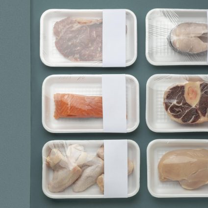 Rinnovabili • Packaging alimentare, c’è ancora troppa plastica nel carrello della spesa