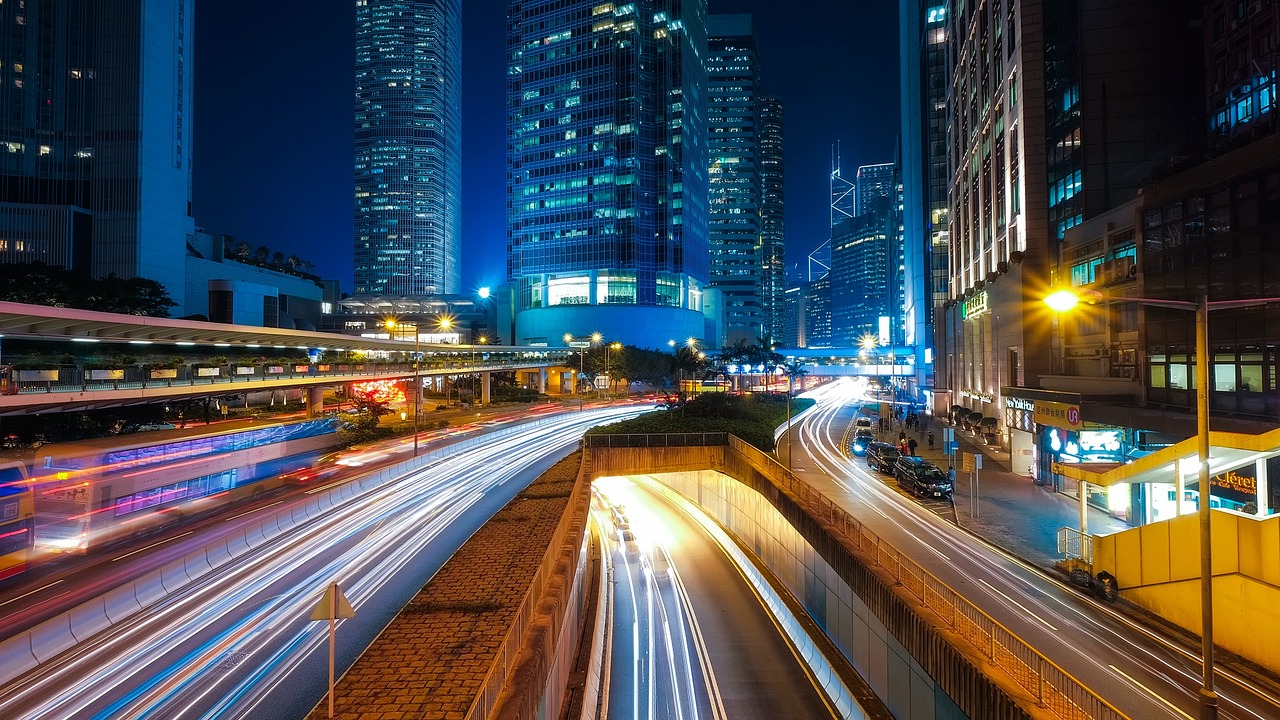 Rinnovabili • Emissioni del settore trasporti UE: male il trasporto su strada, opzione dominante