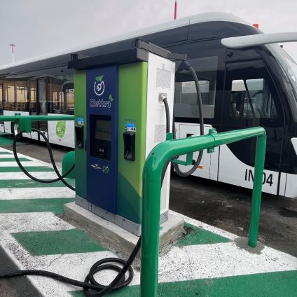 Rinnovabili • ricarica dei bus elettrici