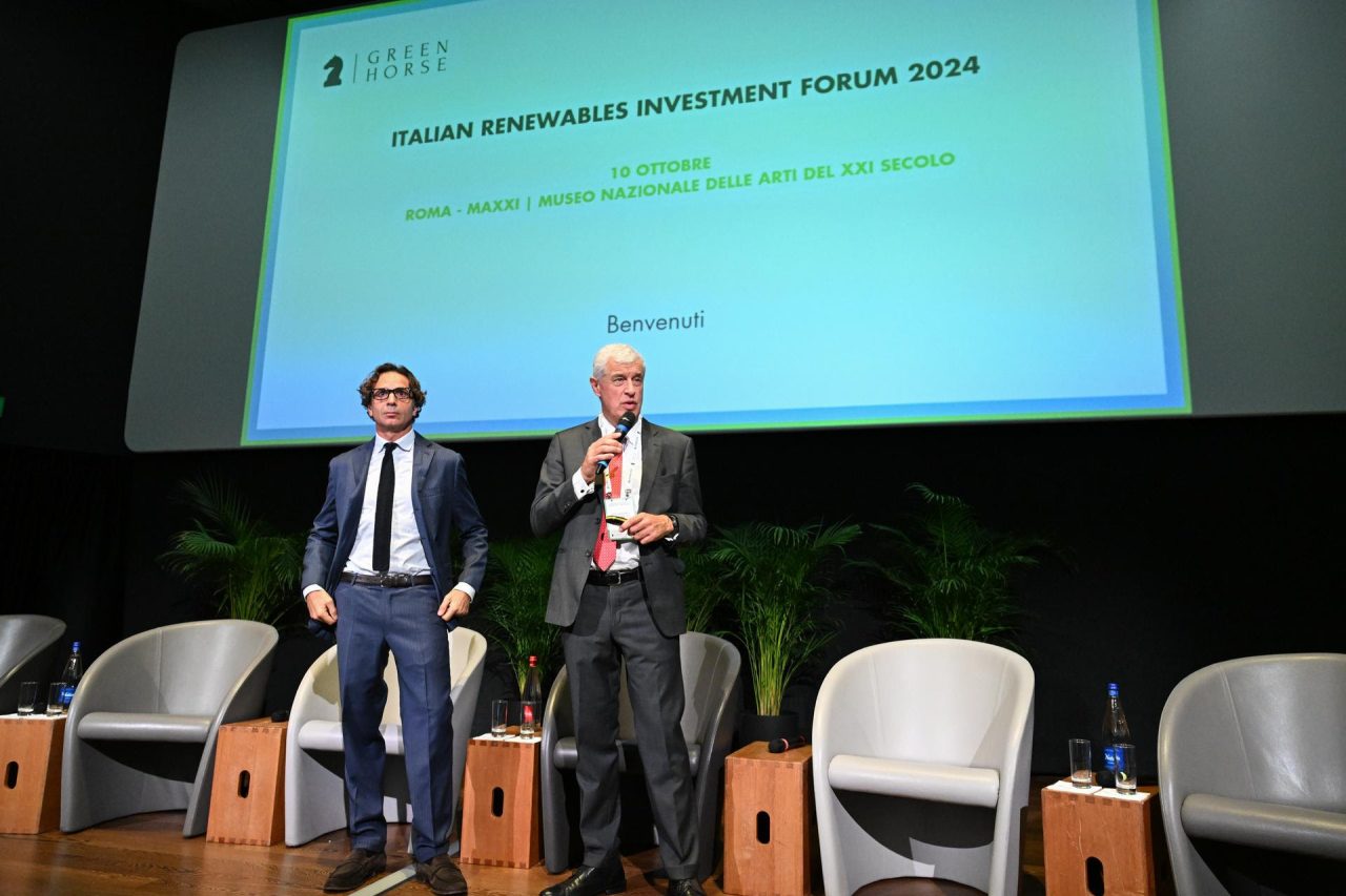 Rinnovabili • Investimenti nelle rinnovabili: in aumento ma atteso freno dal 2026