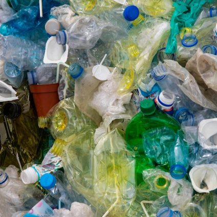 Rinnovabili • Inquinamento da plastica: la tesi choc sulle multinazionali del petrolio e chimiche