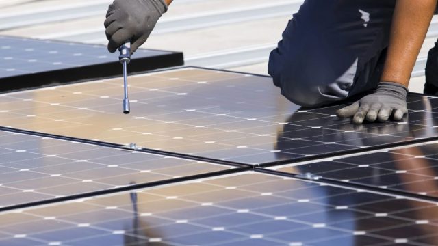 Rinnovabili • Il fotovoltaico europeo rallenta, nel 2024 installati 65,5 GW di impianti