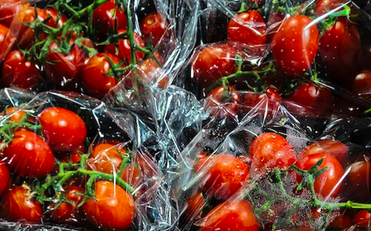 Packaging del cibo, studio indaga sugli effetti della plastica su uomo e ambiente