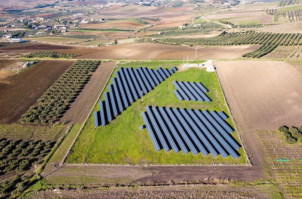 Fotovoltaico a terra e consumo del suolo in Italia, i dati aggiornati Fotovoltaico a terra e consumo del suolo in Italia, i dati aggiornati 