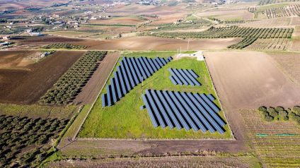 Rinnovabili • Fotovoltaico a terra e consumo del suolo in Italia, i dati aggiornati Fotovoltaico a terra e consumo del suolo in Italia, i dati aggiornati 