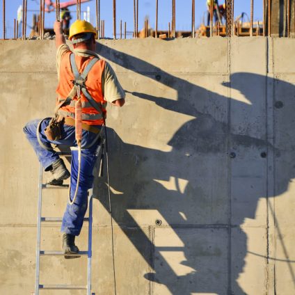 Rinnovabili • Impatto cambiamenti climatici su infortuni sul lavoro: Italia, 4000 incidenti l’anno