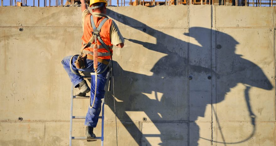 Rinnovabili • Impatto cambiamenti climatici su infortuni sul lavoro: Italia, 4000 incidenti l’anno