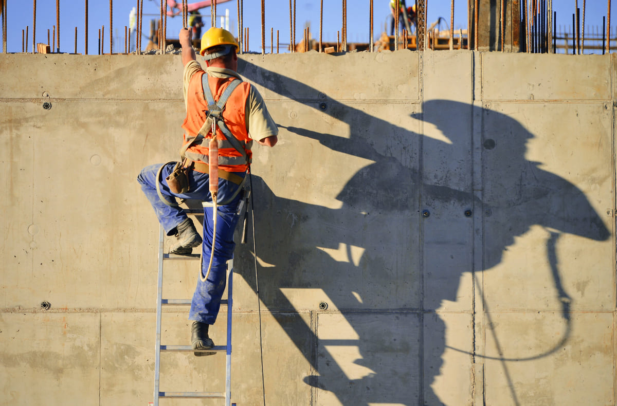 Rinnovabili • Impatto cambiamenti climatici su infortuni sul lavoro: Italia, 4000 incidenti l’anno