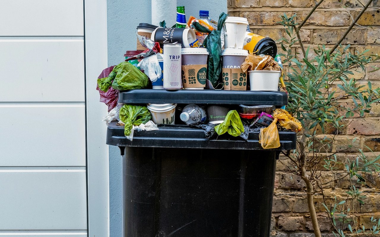 Lattine e bottiglie in plastica, la Gran Bretagna rilancia sistema a cauzione