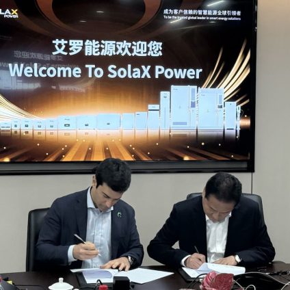 Rinnovabili • SHARE di Rinnovabili sigla una partnership con SolaX Power