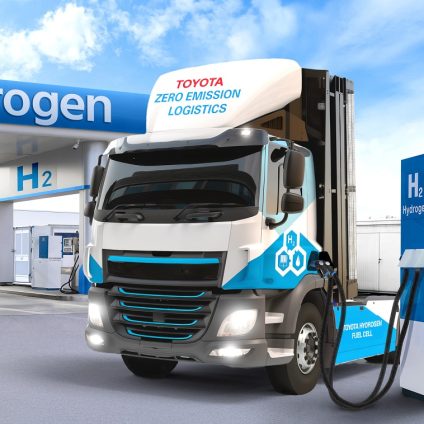 Rinnovabili • Idrogeno per camion, la nuova tecnologia di Toyota per fare il pieno in pochi minuti