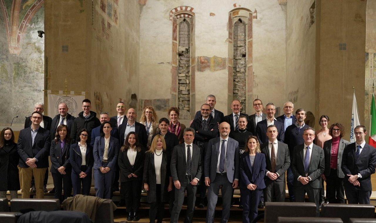 Rinnovabili • Università degli Studi di Bergamo e Schneider Electric: sinergie per il futuro tra sostenibilità e innovazione